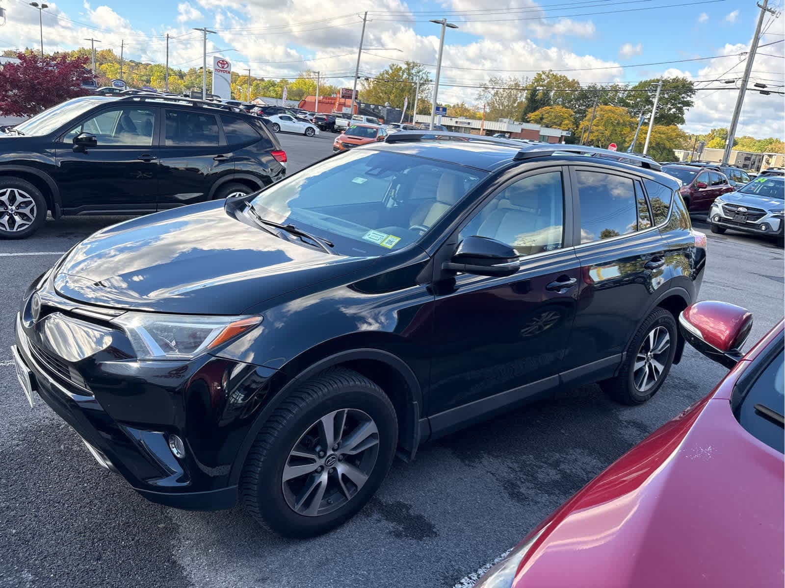 2017 Toyota RAV4 XLE — photo 1 of 11