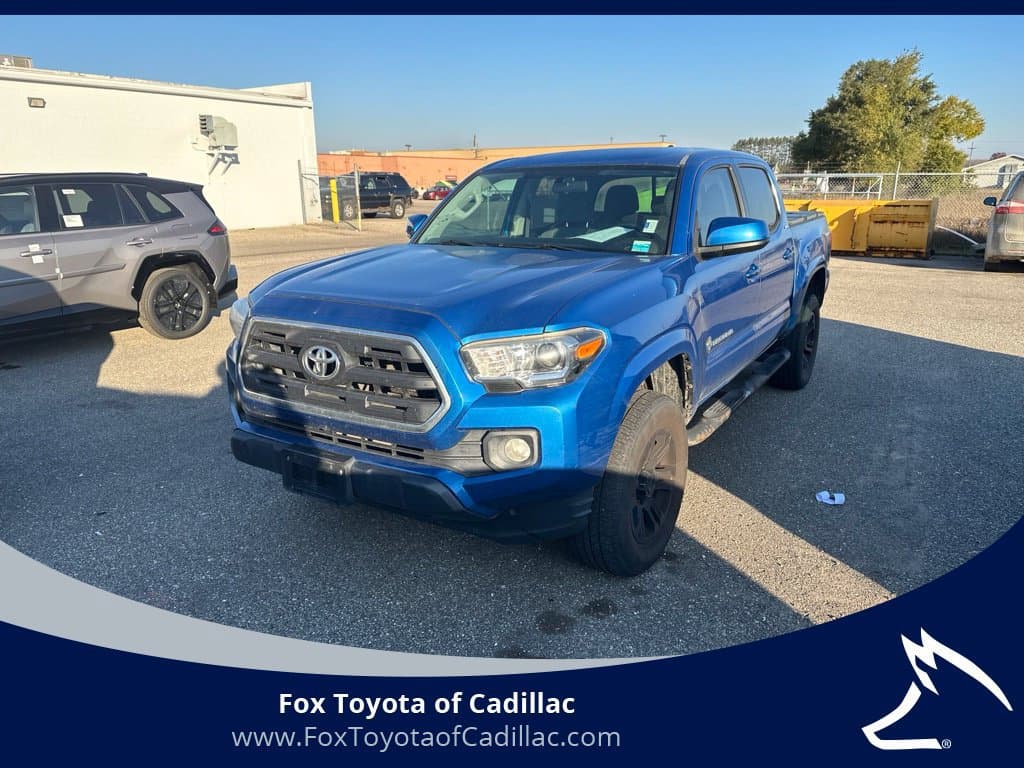 2016 Toyota Tacoma SR5 — photo 1 of 17