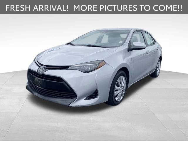 2018 Toyota Corolla LE — photo 1 of 10