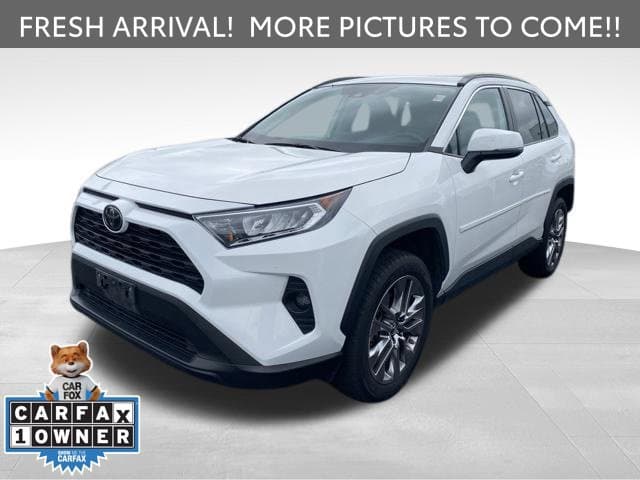 2019 Toyota RAV4 XLE Premium — photo 1 of 11