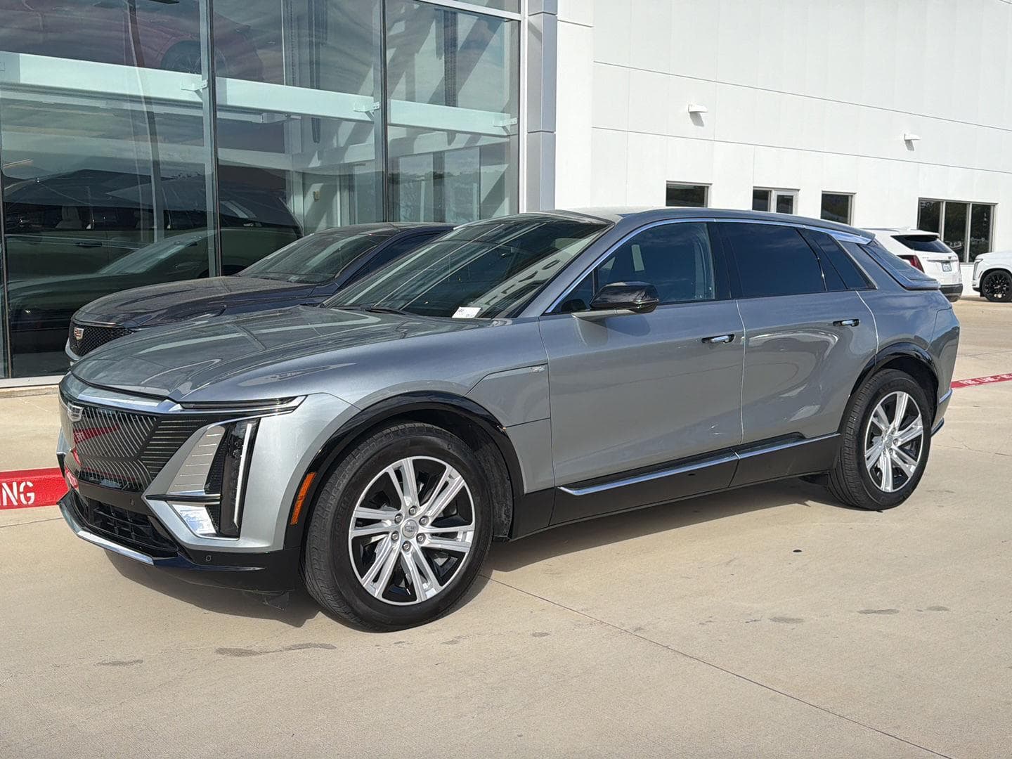 2024 Cadillac LYRIQ Tech — photo 1 of 9
