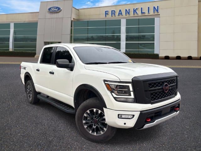 2024 Nissan Titan PRO-4X — photo 1 of 12