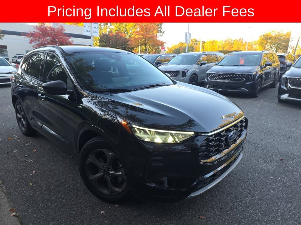 2024 Ford Escape ST-Line — photo 1 of 10