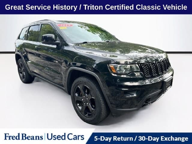 2019 Jeep Grand Cherokee Laredo — photo 1 of 30