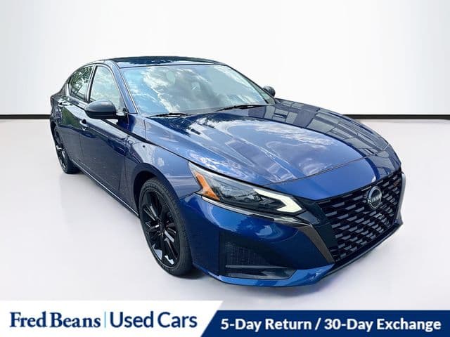 2023 Nissan Altima 2.5 SR — photo 1 of 34