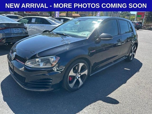 2015 Volkswagen Golf GTI Base — photo 1 of 12
