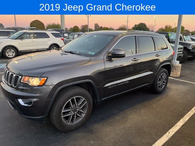 2019 Jeep Grand Cherokee Laredo E — photo 1 of 6