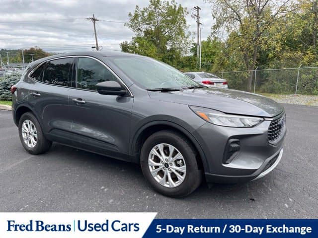 2023 Ford Escape Active — photo 1 of 13