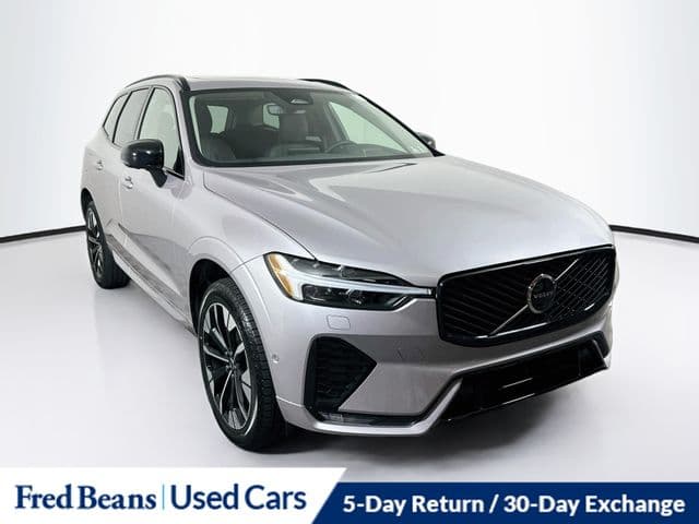 2026 Volvo XC60 Plus — photo 1 of 36