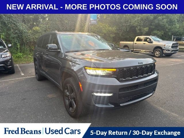 2023 Jeep Grand Cherokee Limited — photo 1 of 14