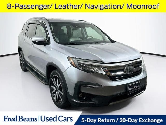 2019 Honda Pilot Touring 8-Passenger — photo 1 of 40