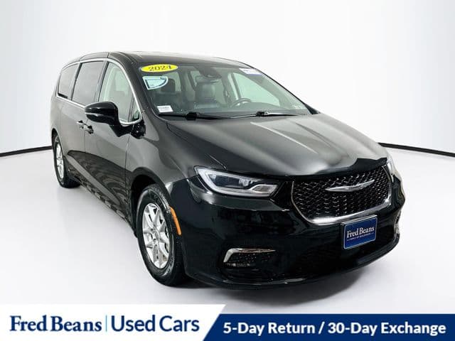 2024 Chrysler Pacifica Touring L — photo 1 of 38