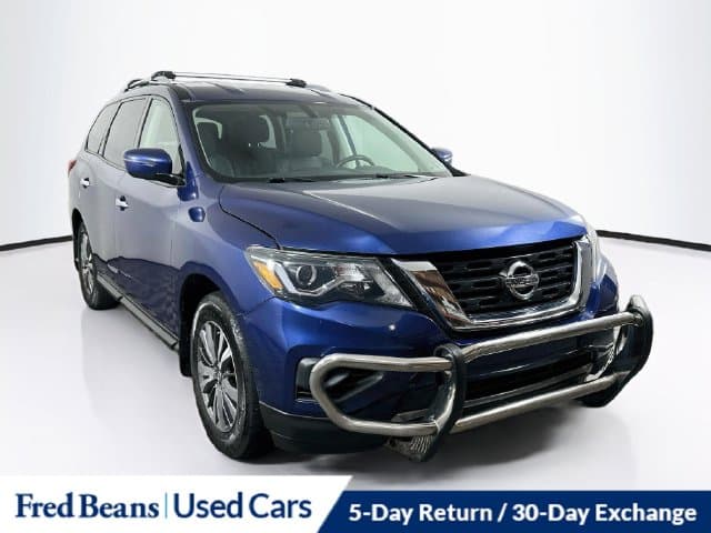 2018 Nissan Pathfinder SV — photo 1 of 38
