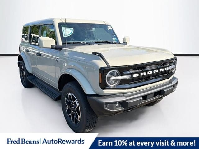 2026 Ford Bronco Outer Banks — photo 1 of 67