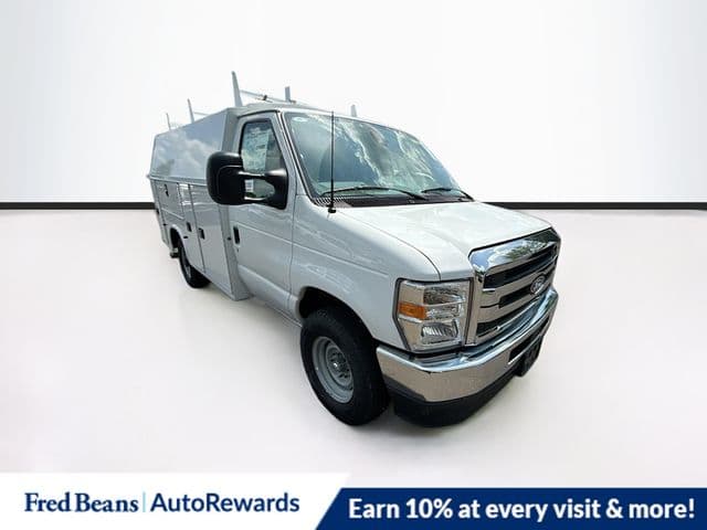 2027 Ford E-350 Cutaway Base — photo 1 of 26