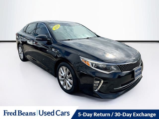 2018 Kia Optima S — photo 1 of 35