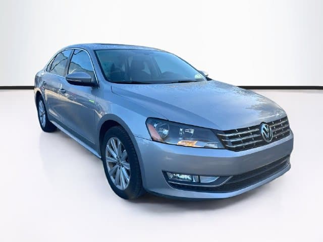 2012 Volkswagen Passat SEL — photo 1 of 20