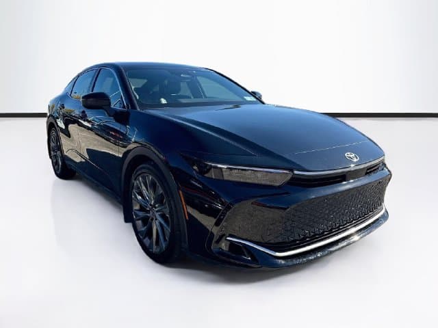2023 Toyota Crown Limited — photo 1 of 30