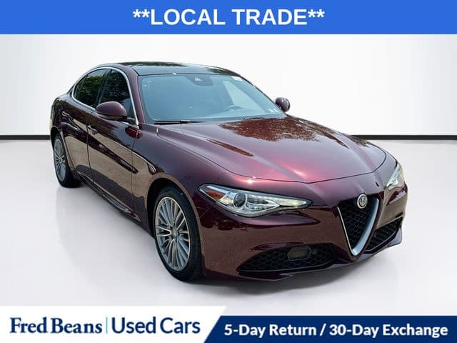 2019 Alfa Romeo Giulia Ti — photo 1 of 37
