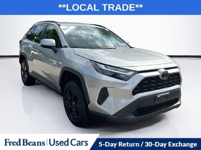 2022 Toyota RAV4 XLE — photo 1 of 37