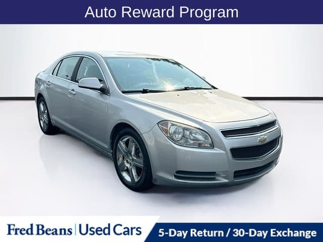 2011 Chevrolet Malibu 2LT — photo 1 of 34
