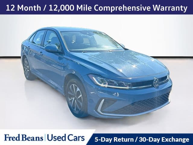 2025 Volkswagen Jetta Base — photo 1 of 35