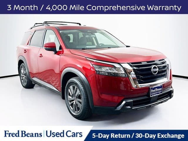 2022 Nissan Pathfinder SV — photo 1 of 40