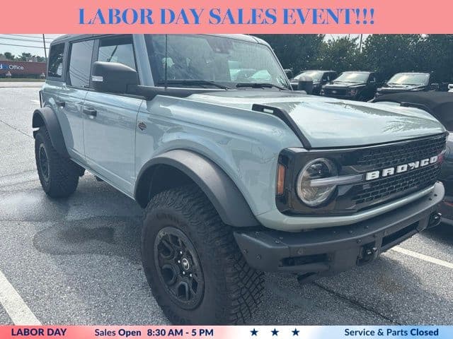 2023 Ford Bronco Wildtrak — photo 1 of 10