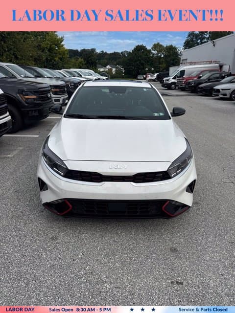 2023 Kia Forte GT-Line — photo 1 of 4