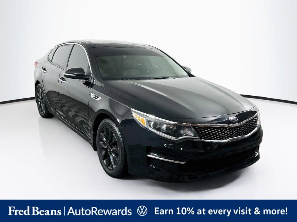 2018 Kia Optima EX — photo 1 of 38