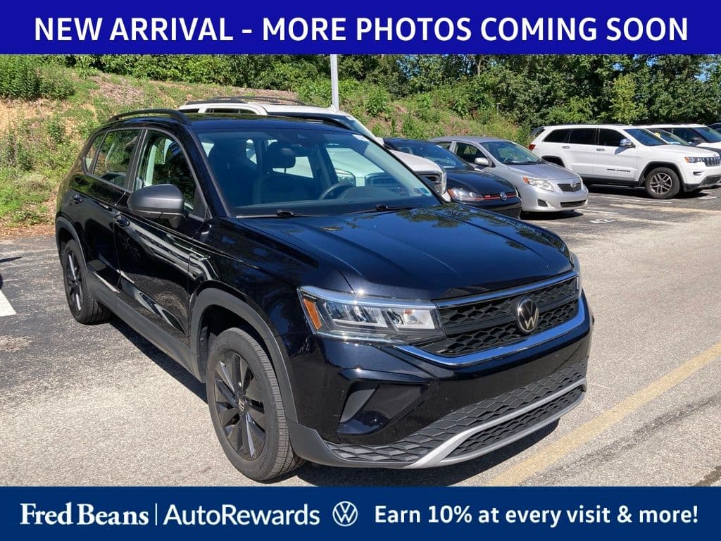 2024 Volkswagen Taos S — photo 1 of 12
