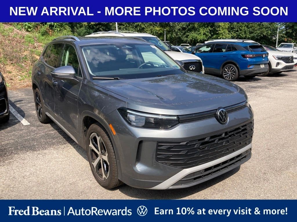 2026 Volkswagen Tiguan SE — photo 1 of 13