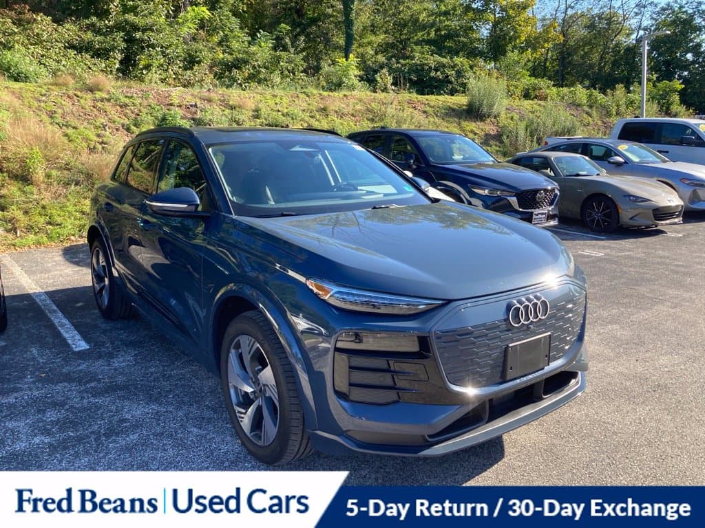 2025 Audi Q6 e-tron Premium — photo 1 of 18
