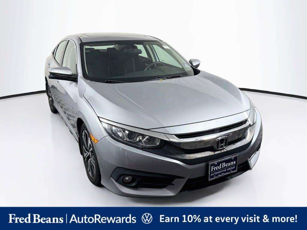 2017 Honda Civic Sedan EX-T — photo 1 of 40