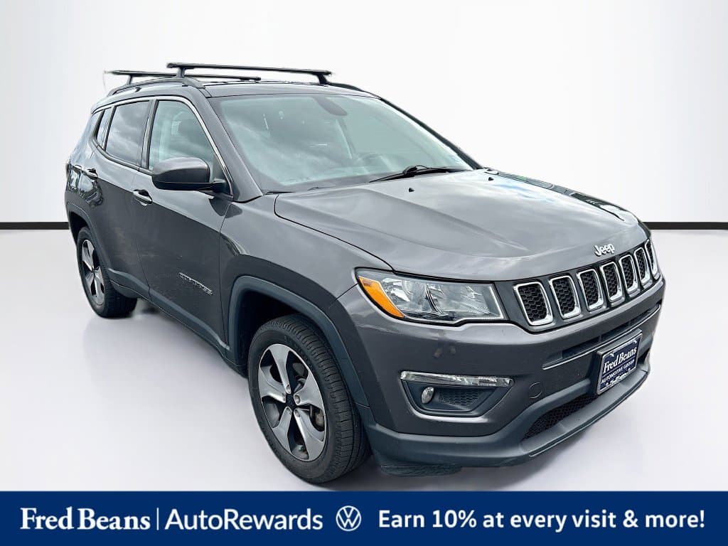 2019 Jeep Compass Latitude — photo 1 of 38