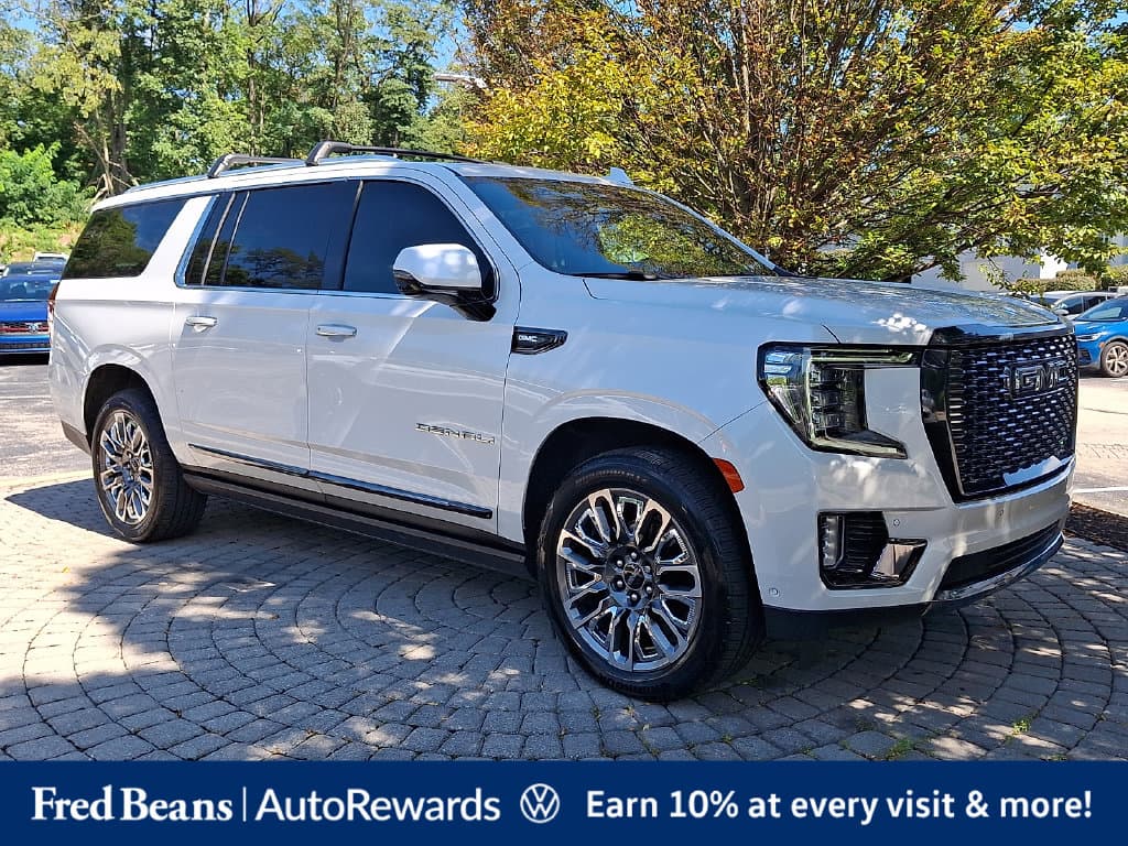 2023 GMC Yukon XL Denali Ultimate — photo 1 of 40