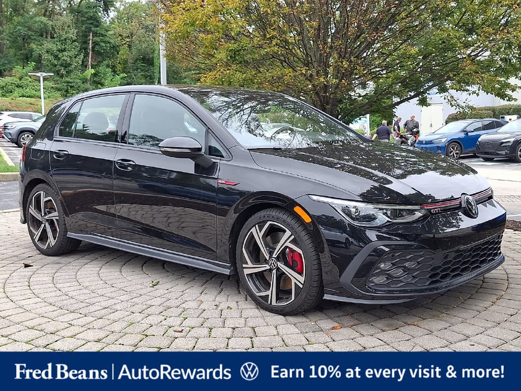 2024 Volkswagen Golf GTI Base — photo 1 of 36