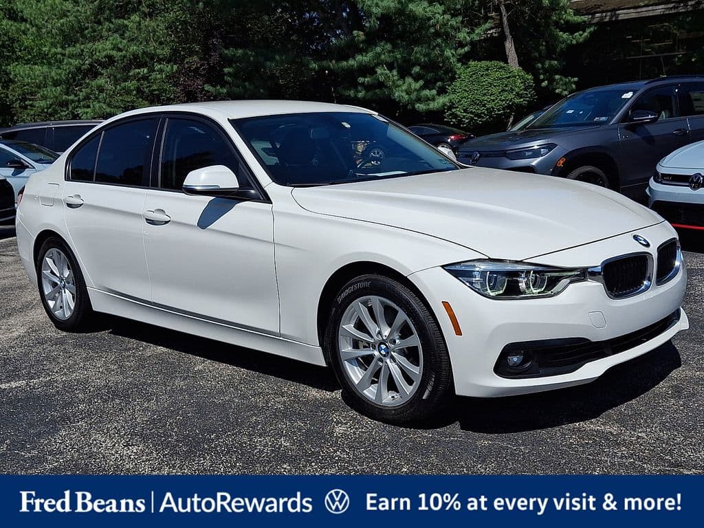 2018 BMW 320i Base — photo 1 of 37