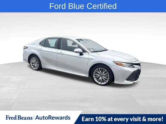 2019 Toyota Camry Hybrid XLE — photo 1 of 17