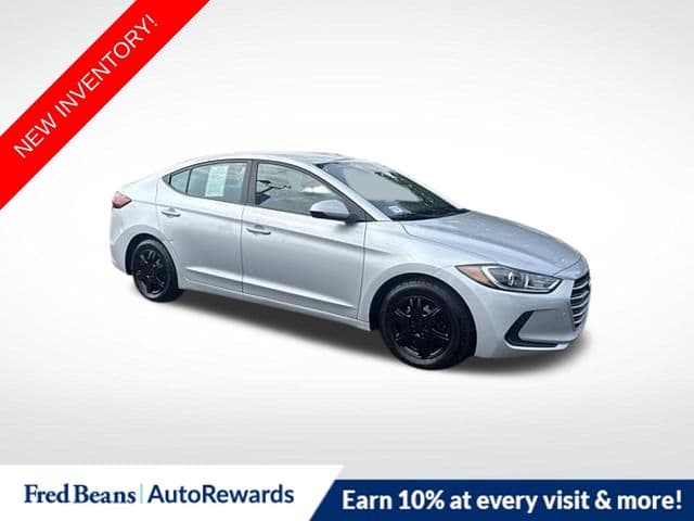 2017 Hyundai Elantra SE — photo 1 of 21