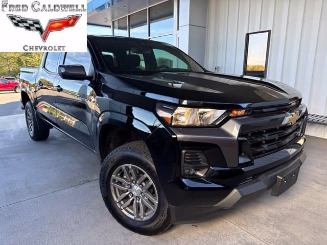 2024 Chevrolet Colorado 4WD LT — photo 1 of 14