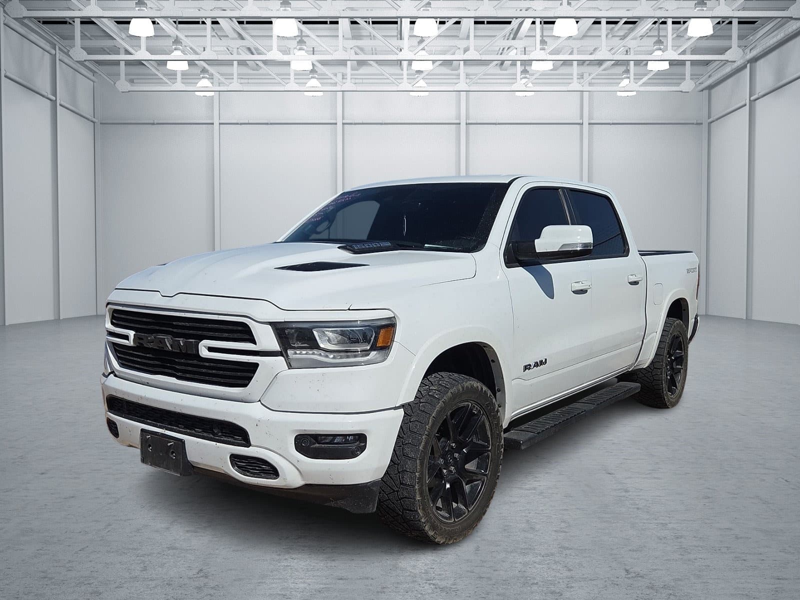 2022 RAM 1500 Laramie — photo 1 of 3