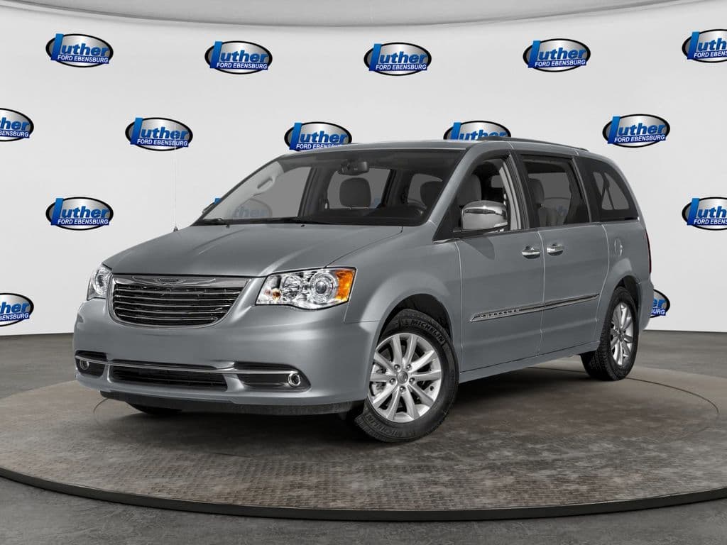 2016 Chrysler Town & Country Limited — photo 1 of 11