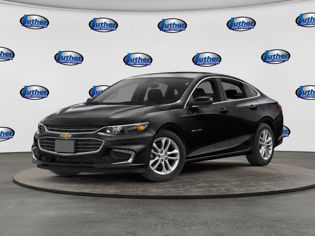 2017 Chevrolet Malibu LT — photo 1 of 10