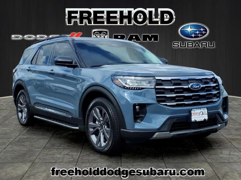 2025 Ford Explorer Active — photo 1 of 24