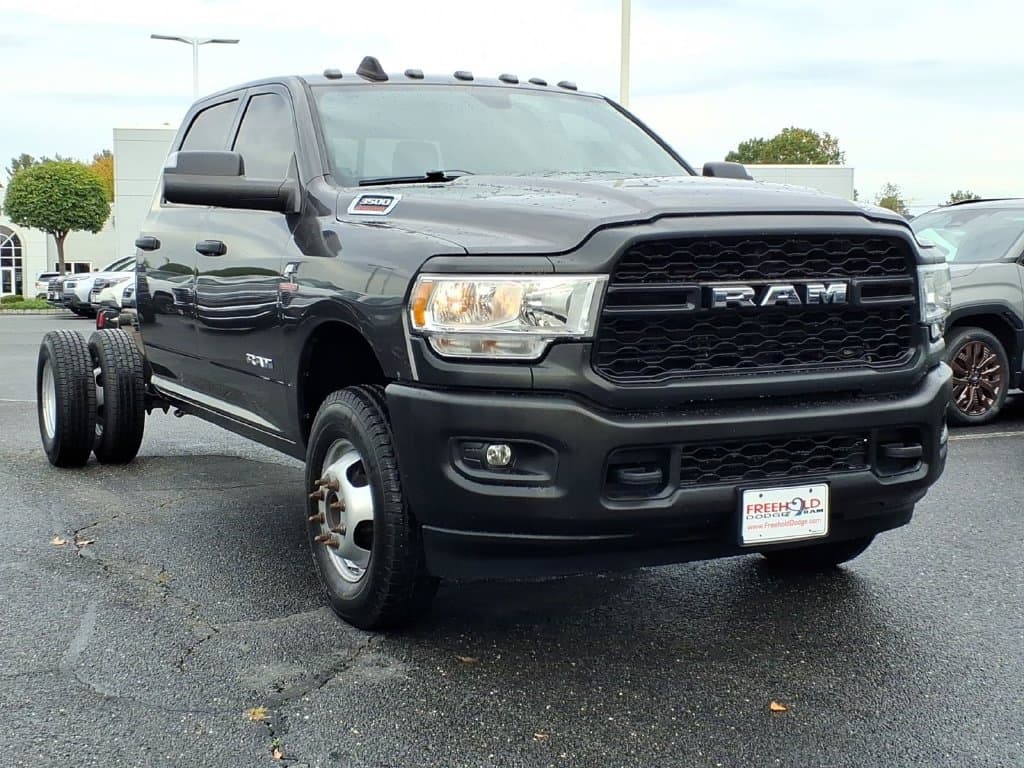 2022 RAM 3500 Tradesman — photo 1 of 17
