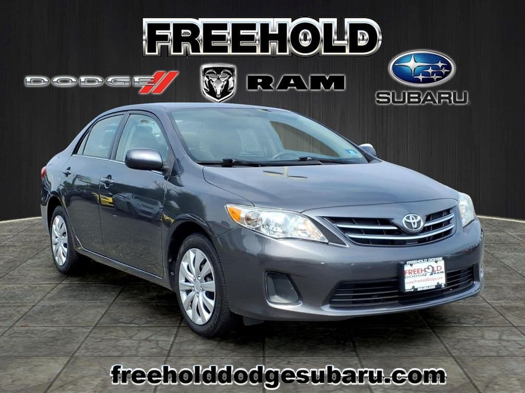 2013 Toyota Corolla LE — photo 1 of 19