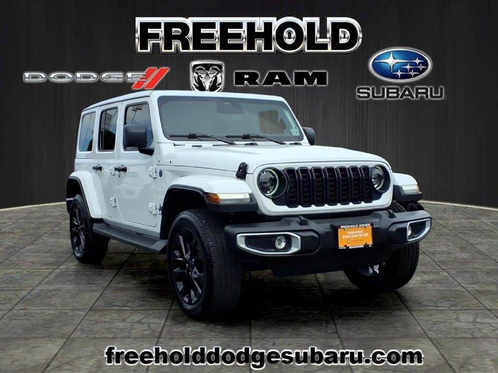2025 Jeep Wrangler Base — photo 1 of 21