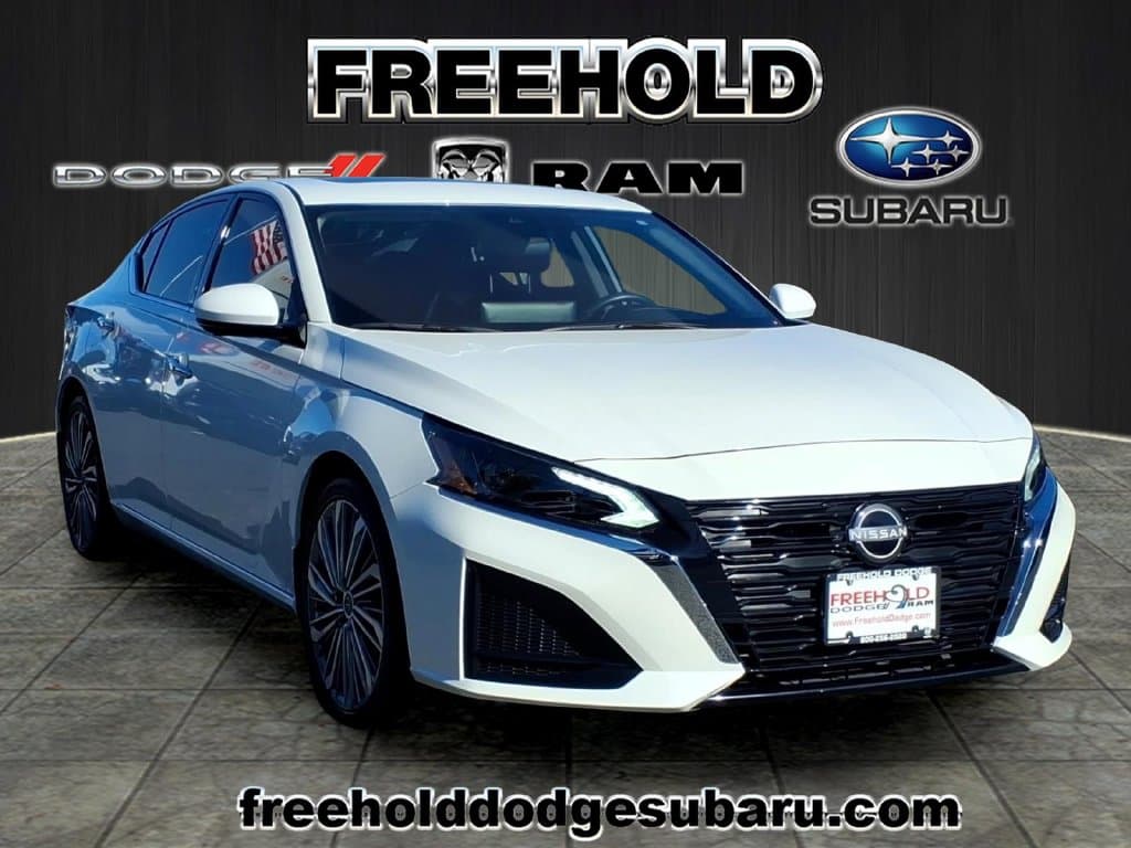 2025 Nissan Altima Base — photo 1 of 22