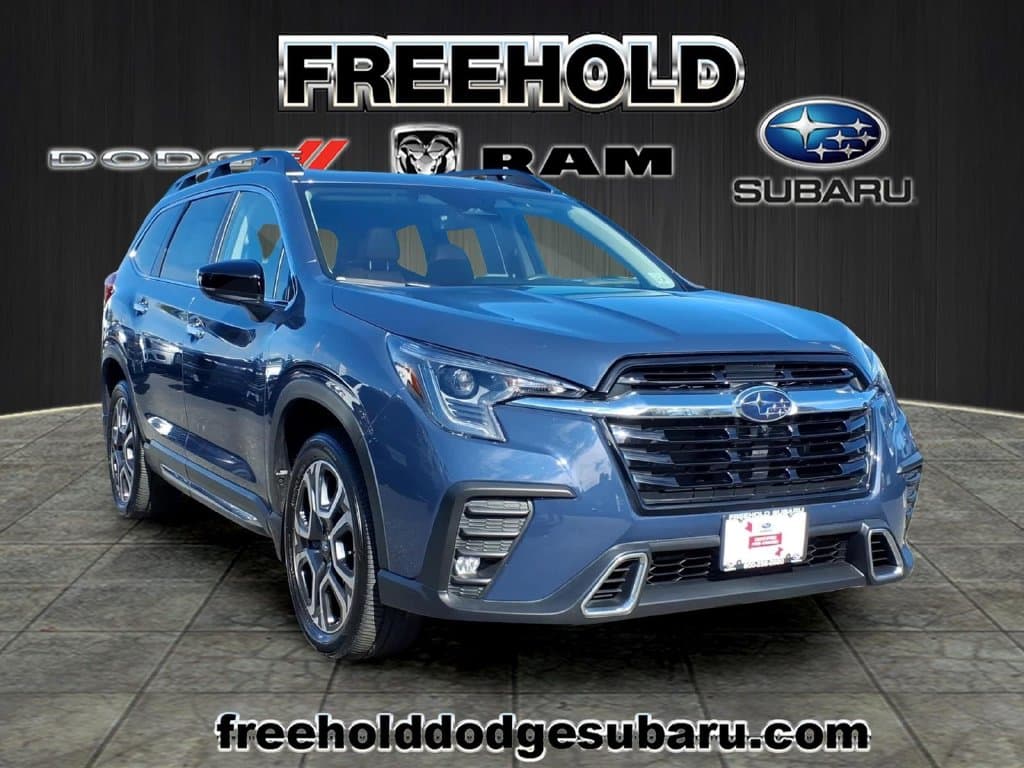 2025 Subaru Ascent Touring — photo 1 of 22